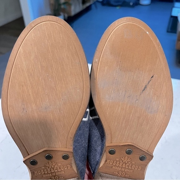 MUSSE & CLOUD Denim Southwestern Embroidered Almond Toe Mules Size US 8 - Picture 9 of 12